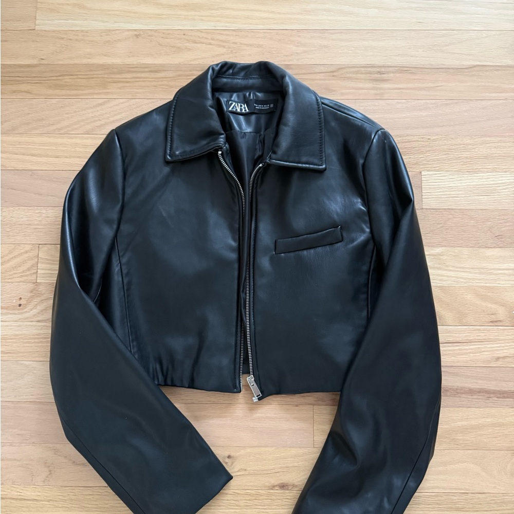 Zara Women's Sleek Black Leather Jacket